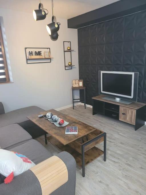 Petite Maison Cosy En Duplex Eguelshardt Exterior foto